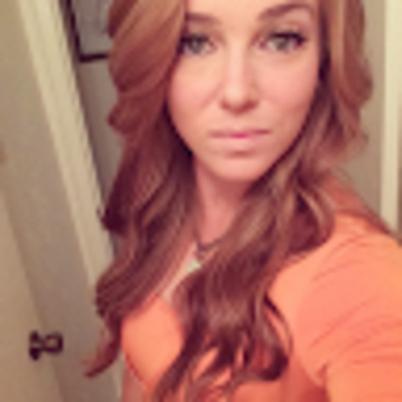 Meet your Posher, Sheena - Picture 1 of 1